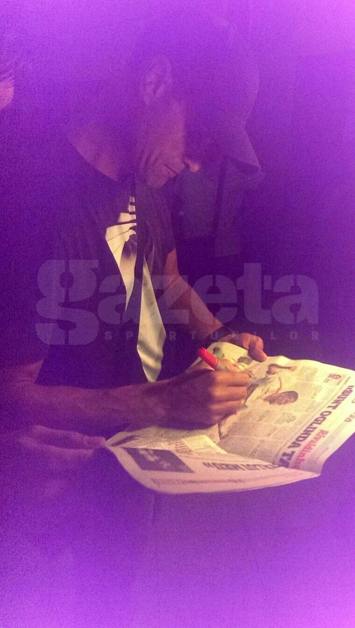 FOTO + VIDEO "Extraterestrul" a ajuns printre pământeni » Primele declarații ale lui Rivaldo la sosirea în România