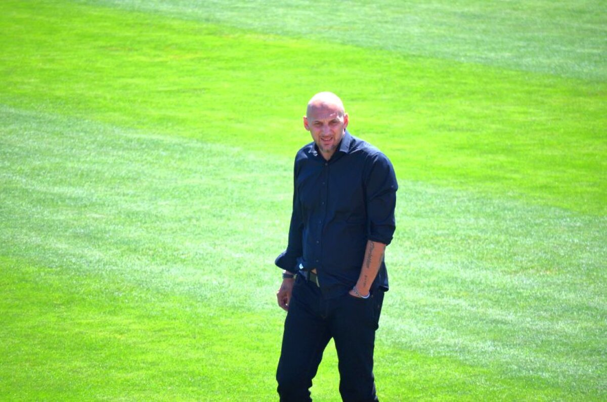 CSU CRAIOVA - AC MILAN » Galerie FOTO+VIDEO de la antrenamentul italienilor + Incident amuzant la ședința de pregătire a milanezilor