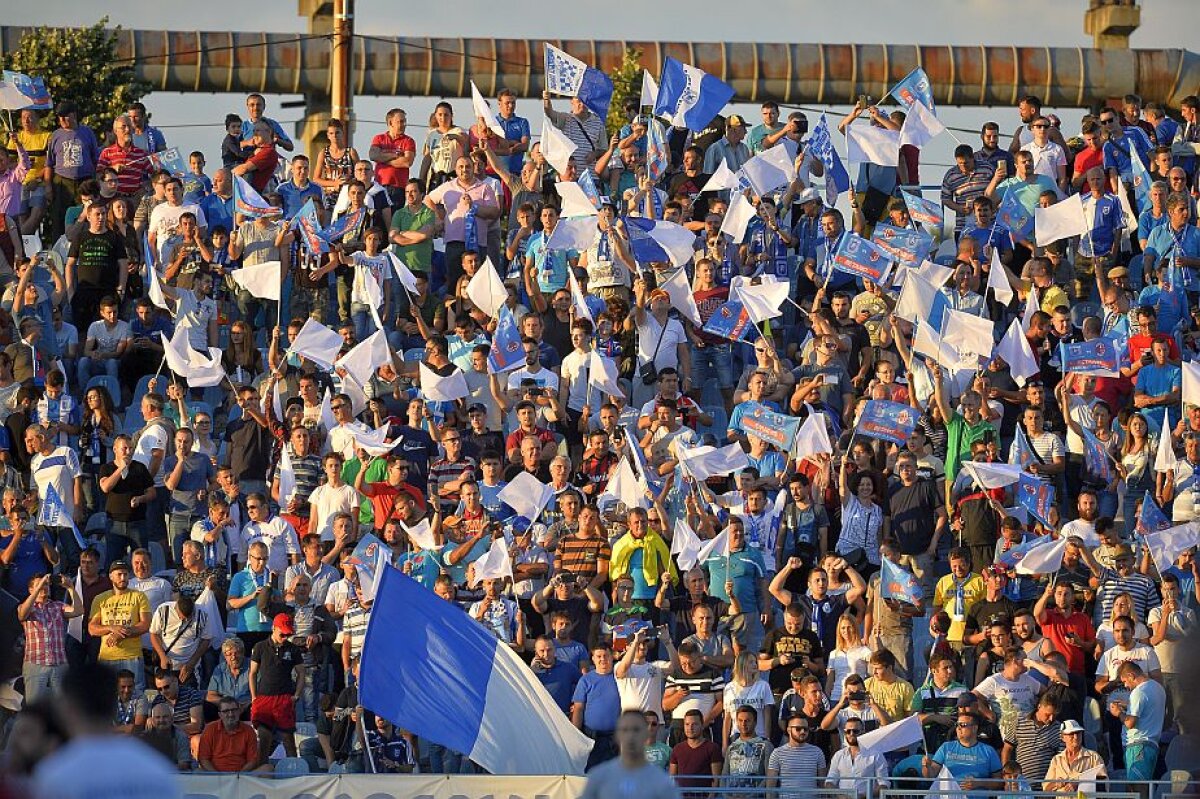 CS U CRAIOVA - AC MILAN // GALERIE FOTO Eterna Terra Bella » 18.000 de olteni i-au primit pe cei de la Milan ca la Napoli!