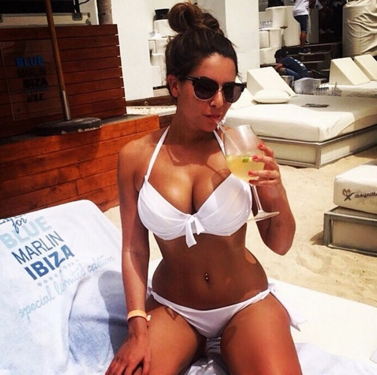 FOTO Suspină după Diego Costa! Cea mai sexy fană de la Chelsea a rămas fără fotbalistul ei preferat