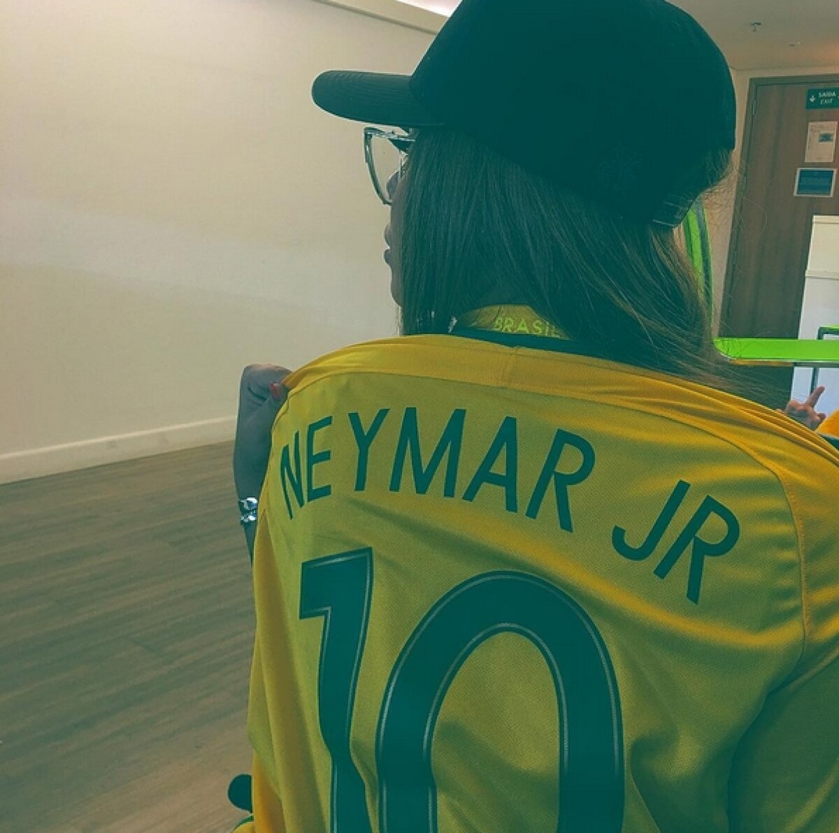 FOTO Genă de familie » Neymar are o soră care adoră să pozeze sexy