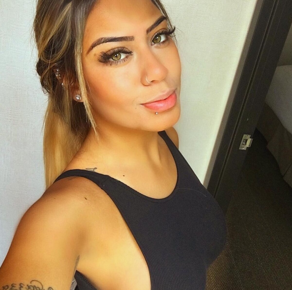 FOTO Genă de familie » Neymar are o soră care adoră să pozeze sexy