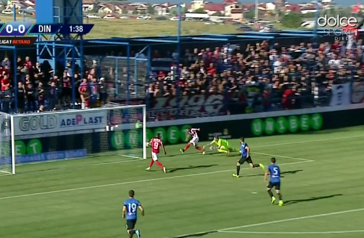 VIDEO + FOTO Viitorul - Dinamo 0-1 // Ratarea sezonului în Liga 1 » Un dinamovist a irosit o ocazie uluitoare în startul meciului: bară din doi metri!
