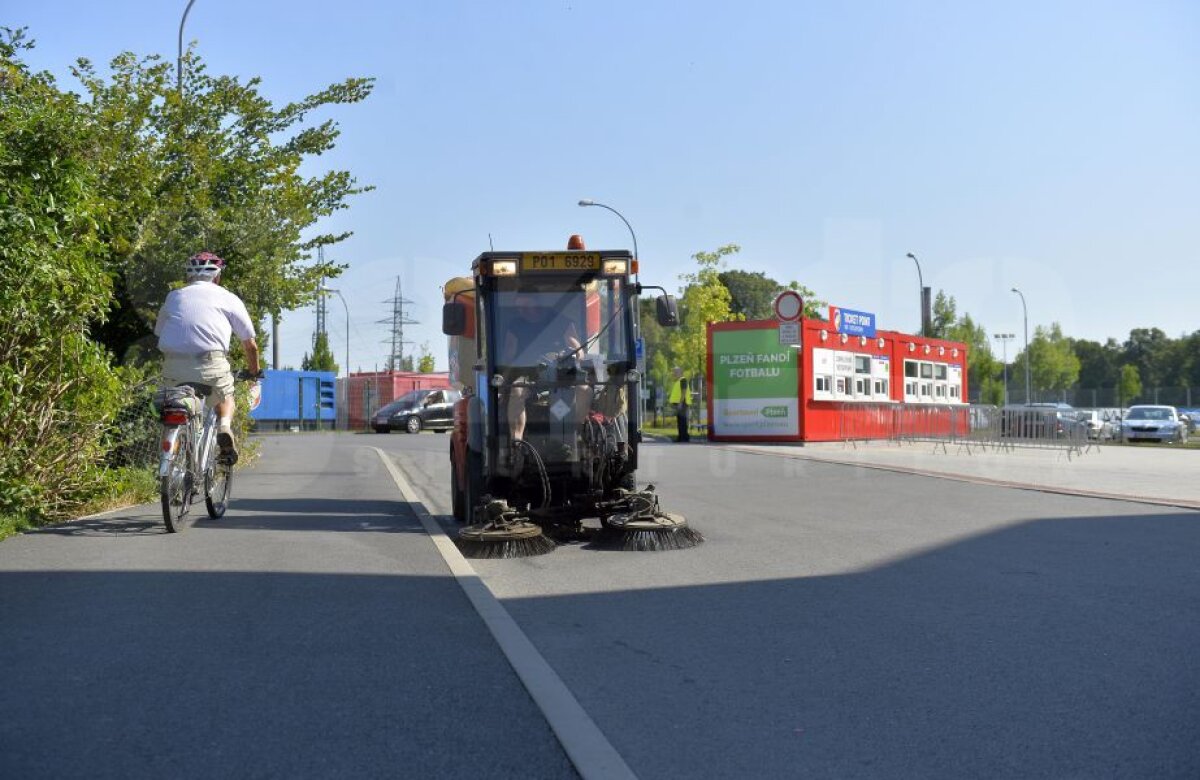 GALERIE FOTO + VIDEO Corespondență din Plzen » FCSB mizează pe o galerie numeroasă în Cehia. Probleme întâmpinate de suporterii români