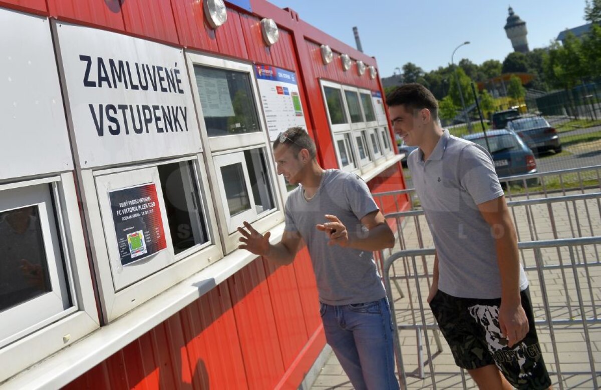 GALERIE FOTO + VIDEO Corespondență din Plzen » FCSB mizează pe o galerie numeroasă în Cehia. Probleme întâmpinate de suporterii români