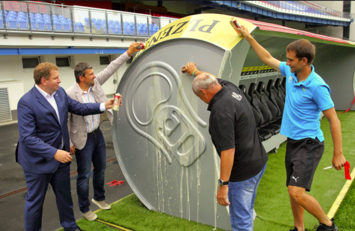 FOTO Corespondență GSP din Plzen » Stau în doze de bere :) Viktoria Plzen știe să-și promoveze sponsorul » Comparație între Arena Națională și stadionul cehilor
