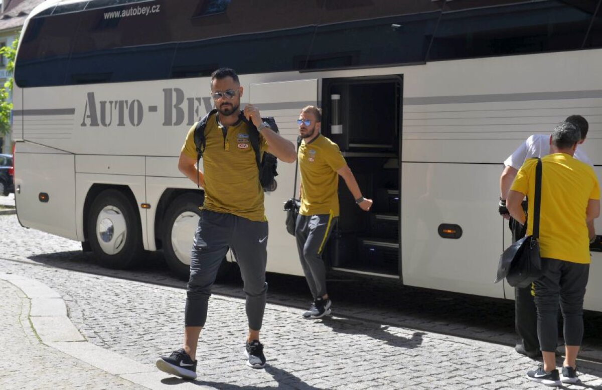 GALERIE FOTO + VIDEO Corespondență GSP din Plzen » Primele imagini cu delegația FCSB în Cehia » Cine i-a așteptat pe jucători la hotel
