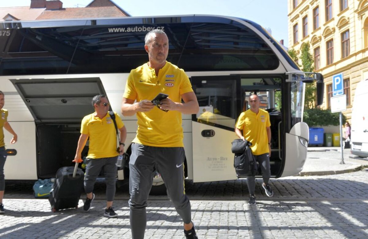 GALERIE FOTO + VIDEO Corespondență GSP din Plzen » Primele imagini cu delegația FCSB în Cehia » Cine i-a așteptat pe jucători la hotel