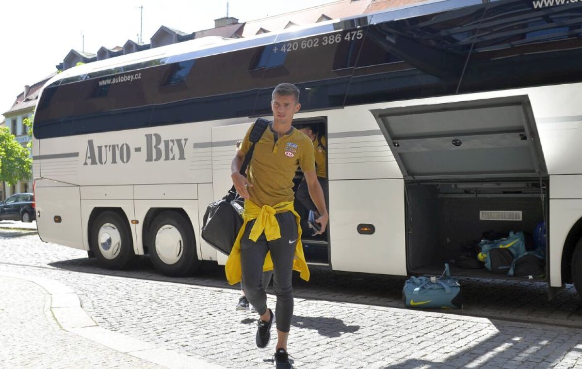 GALERIE FOTO + VIDEO Corespondență GSP din Plzen » Primele imagini cu delegația FCSB în Cehia » Cine i-a așteptat pe jucători la hotel