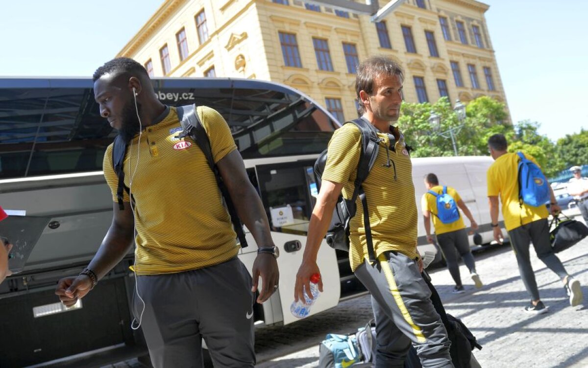 GALERIE FOTO + VIDEO Corespondență GSP din Plzen » Primele imagini cu delegația FCSB în Cehia » Cine i-a așteptat pe jucători la hotel