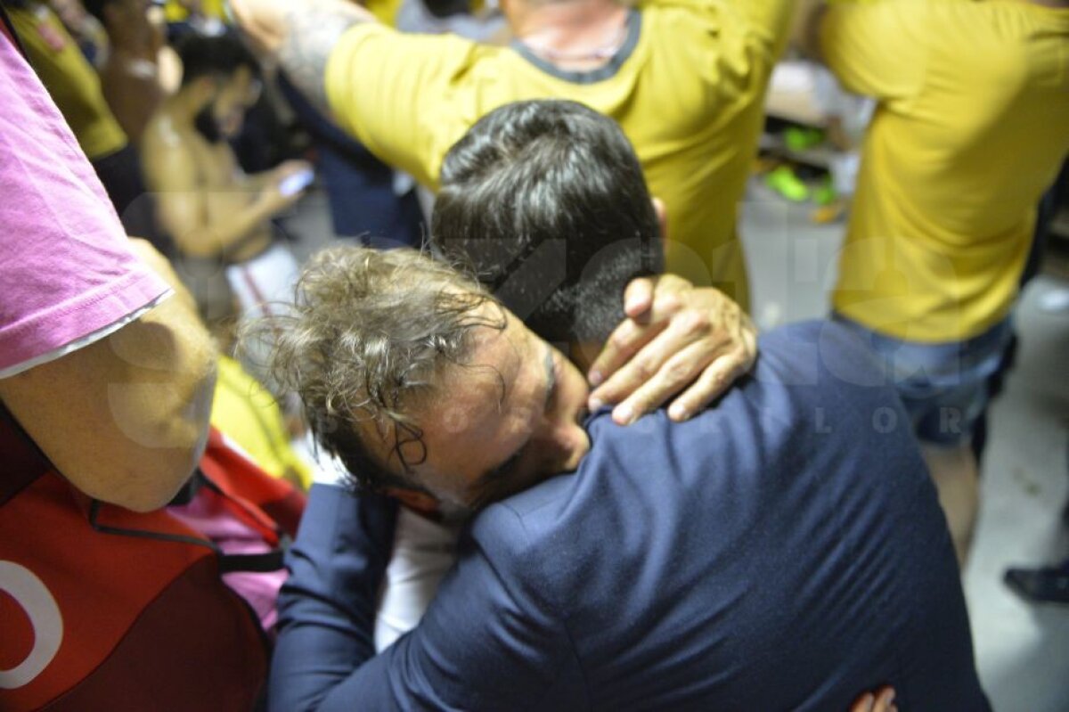 Plzen - FCSB 1-4 // FOTO direct din vestiarul celor de la FCSB » Imaginile bucuriei după o seară magică