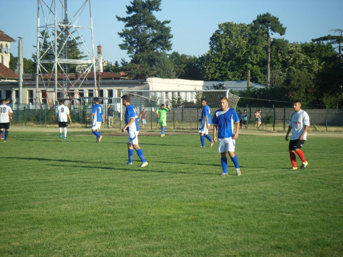 VIDEO+FOTO "1500 de oameni" la ultimul amical al lui FC U Craiova » Alb-albaștrii au făcut scor cu o viitoare adversară din serie