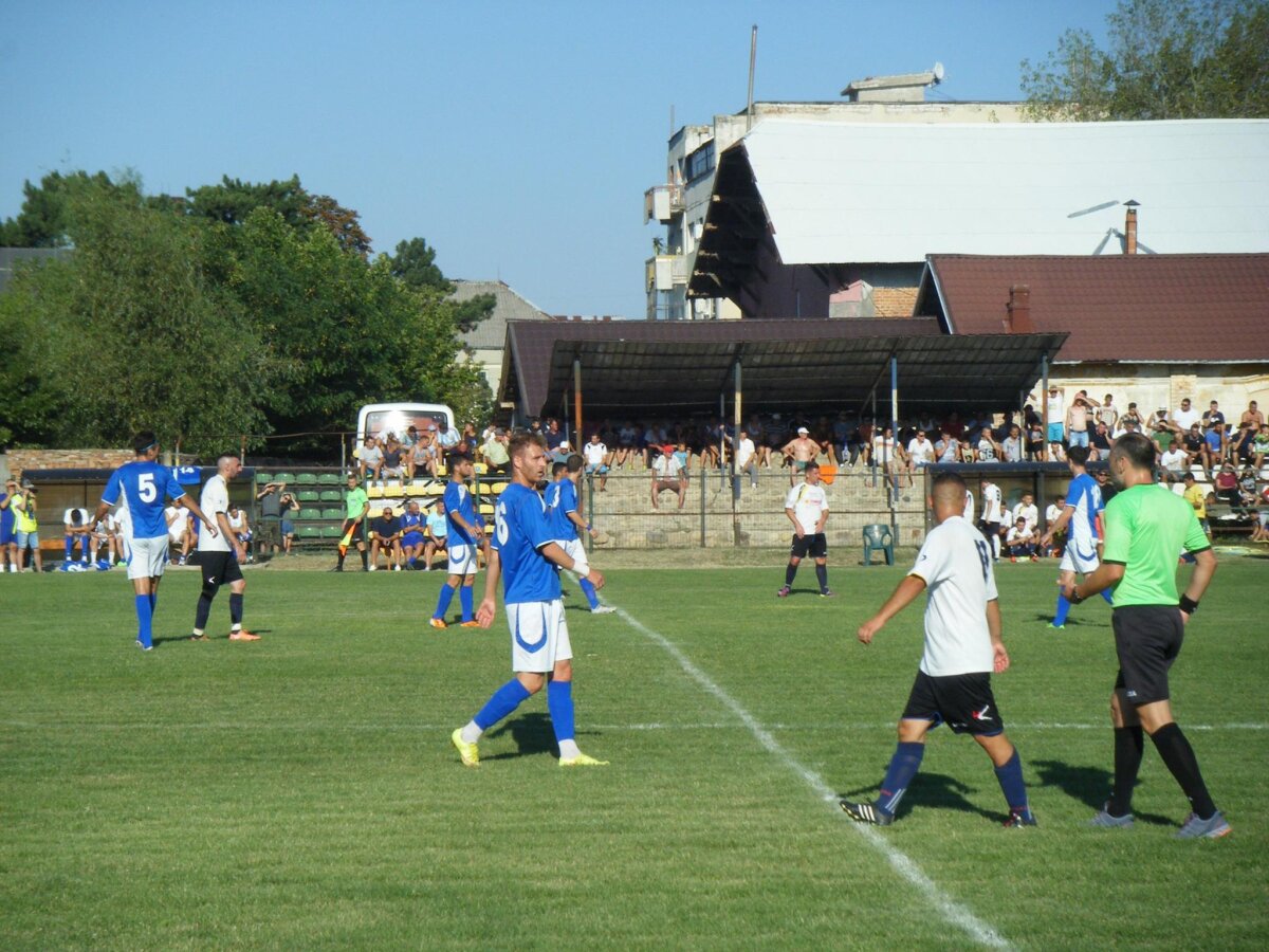 VIDEO+FOTO "1500 de oameni" la ultimul amical al lui FC U Craiova » Alb-albaștrii au făcut scor cu o viitoare adversară din serie