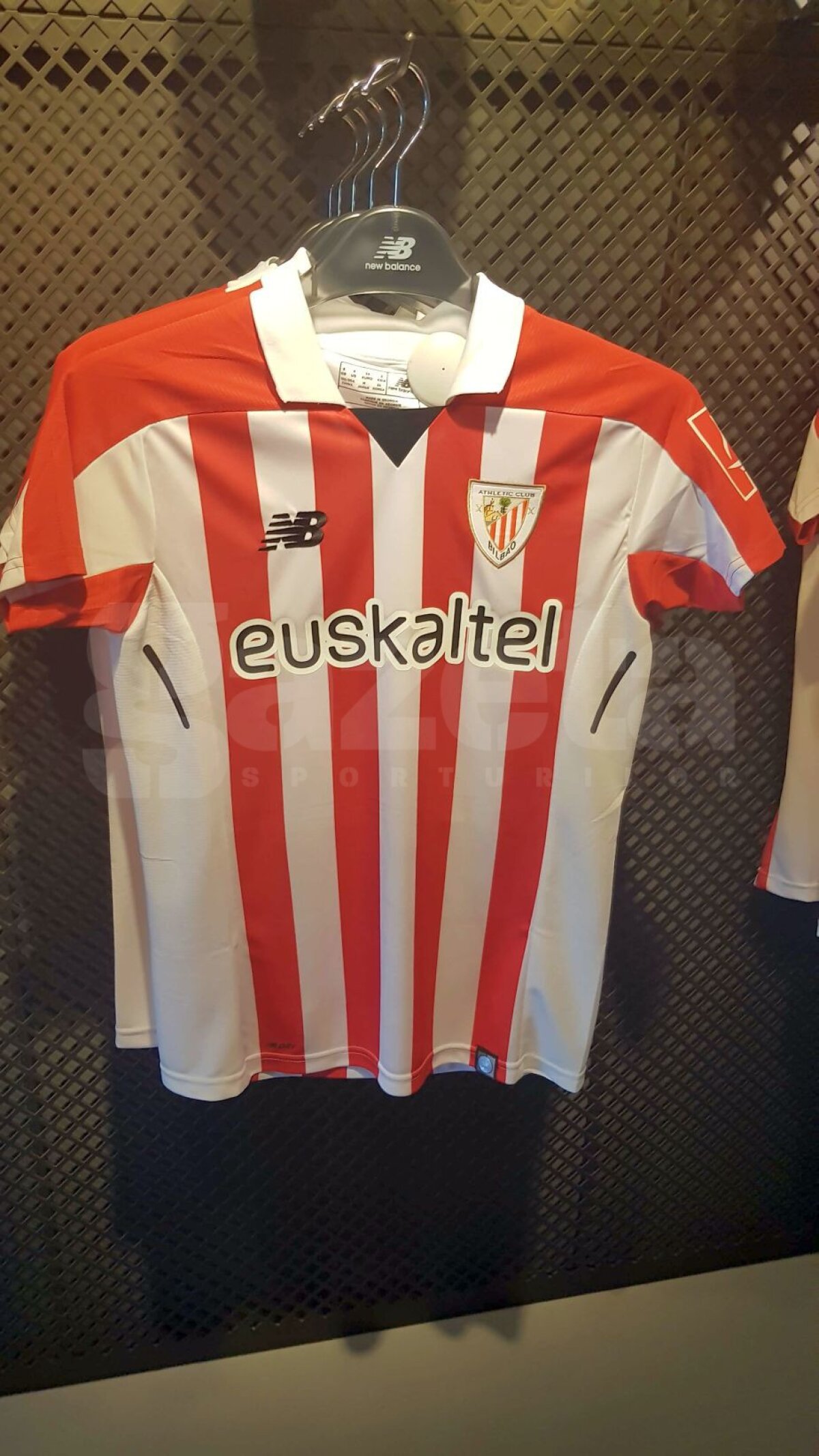 GALERIE FOTO Athletic Bilbao - Dinamo » Corespondență din Spania // Aduriz și restul: "Nu există fan care să nu aibă tricoul cu el"