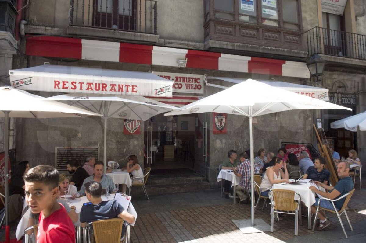 GALERIE FOTO Athletic Bilbao - Dinamo » Corespondență din Spania // Frăția bască e condusă de o româncă: "Îmi pare rău pentru Dinamo"