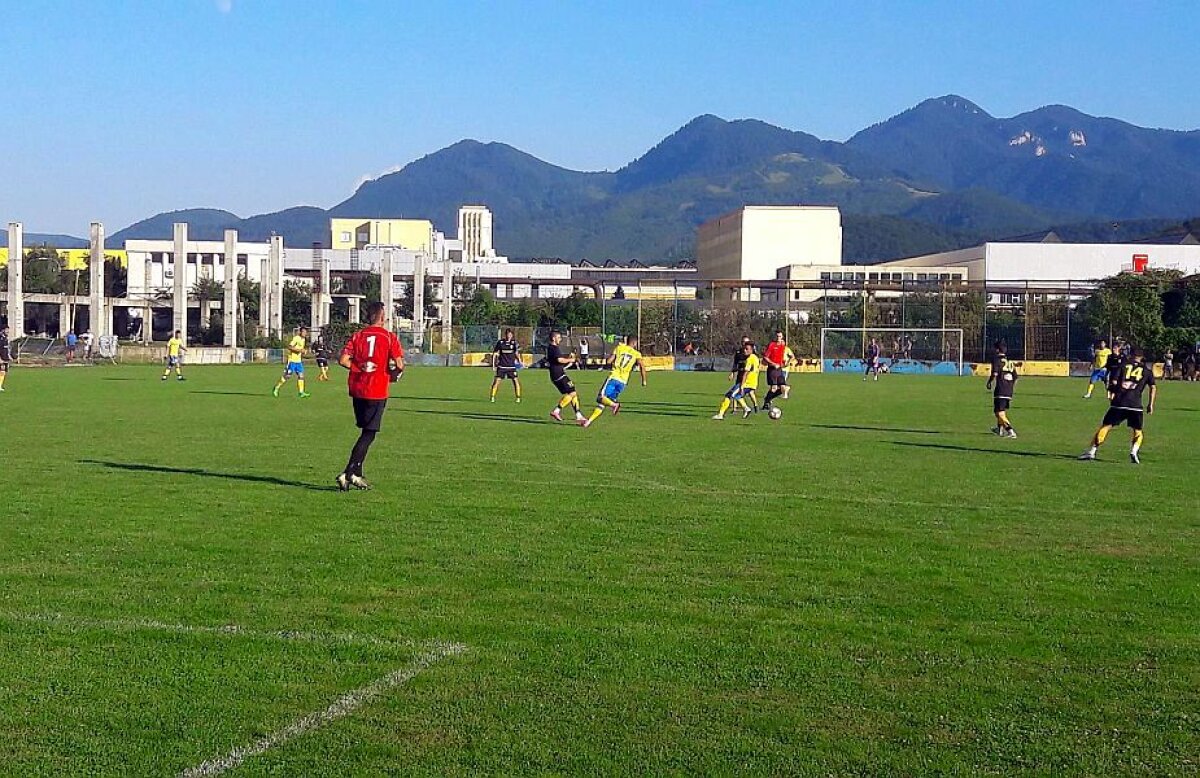 FOTO Petrolul și Oțelul joacă finala turneului "Nicolae Pescaru", la care mai participă CSA Steaua și Steagul Roșu Brașov