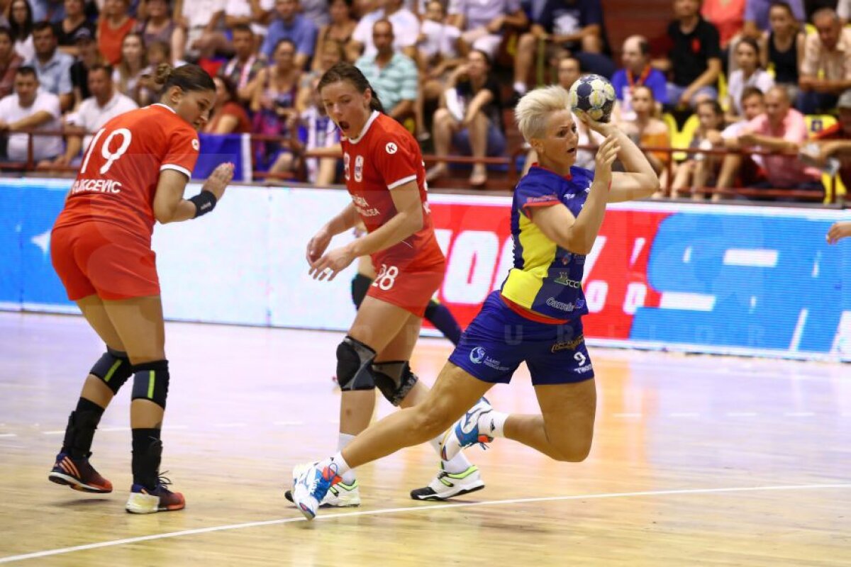 GALERIE FOTO Nostalgia handbalului adevărat » Spectacol la meciul de retragere al Ramonei Farcău