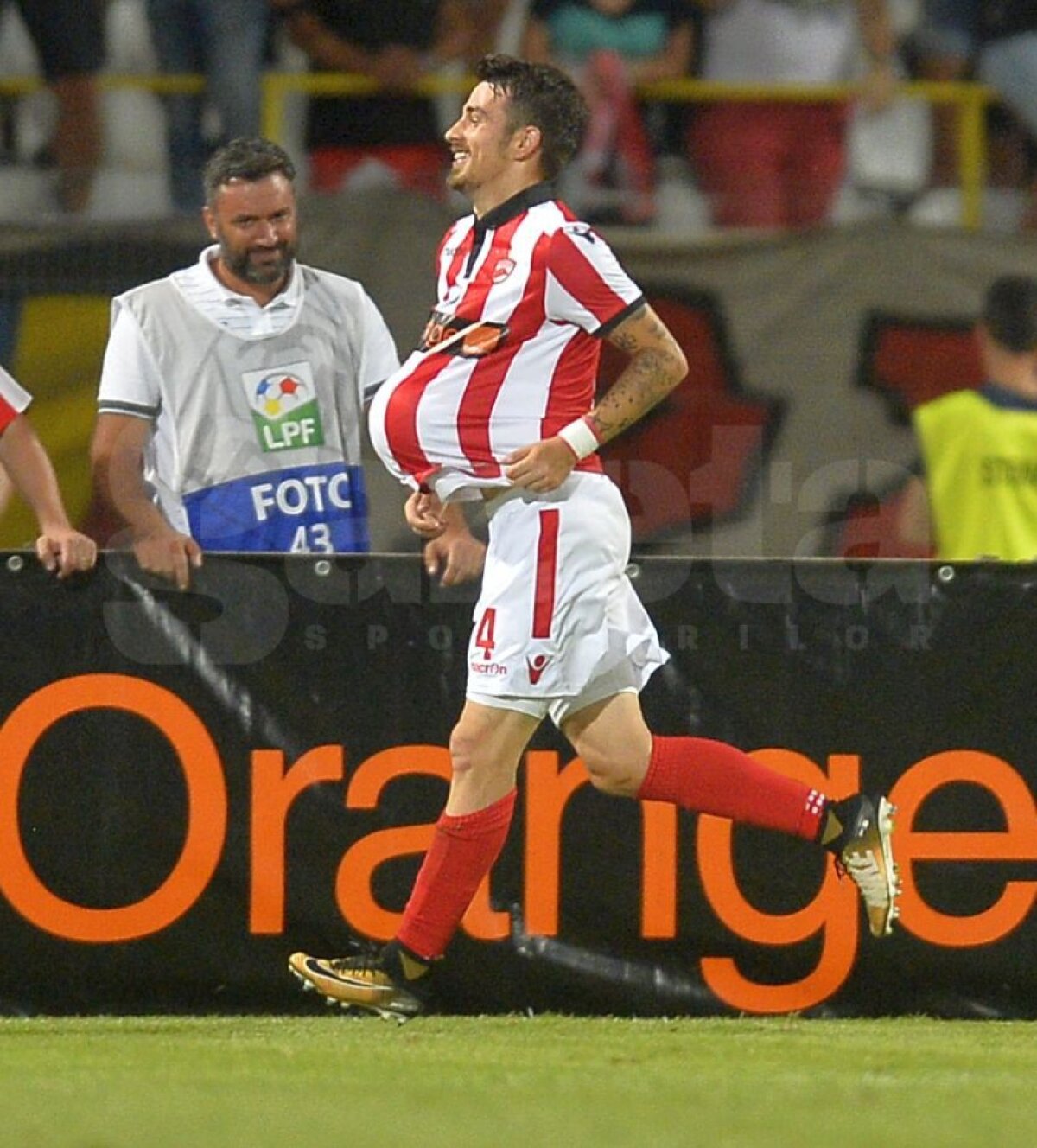 VIDEO Dinamo - Gaz Metan 3-1 // Hanca a sărbătorit reușitele într-un mod cu totul special » Ce dedicație a avut liderul dinamovist