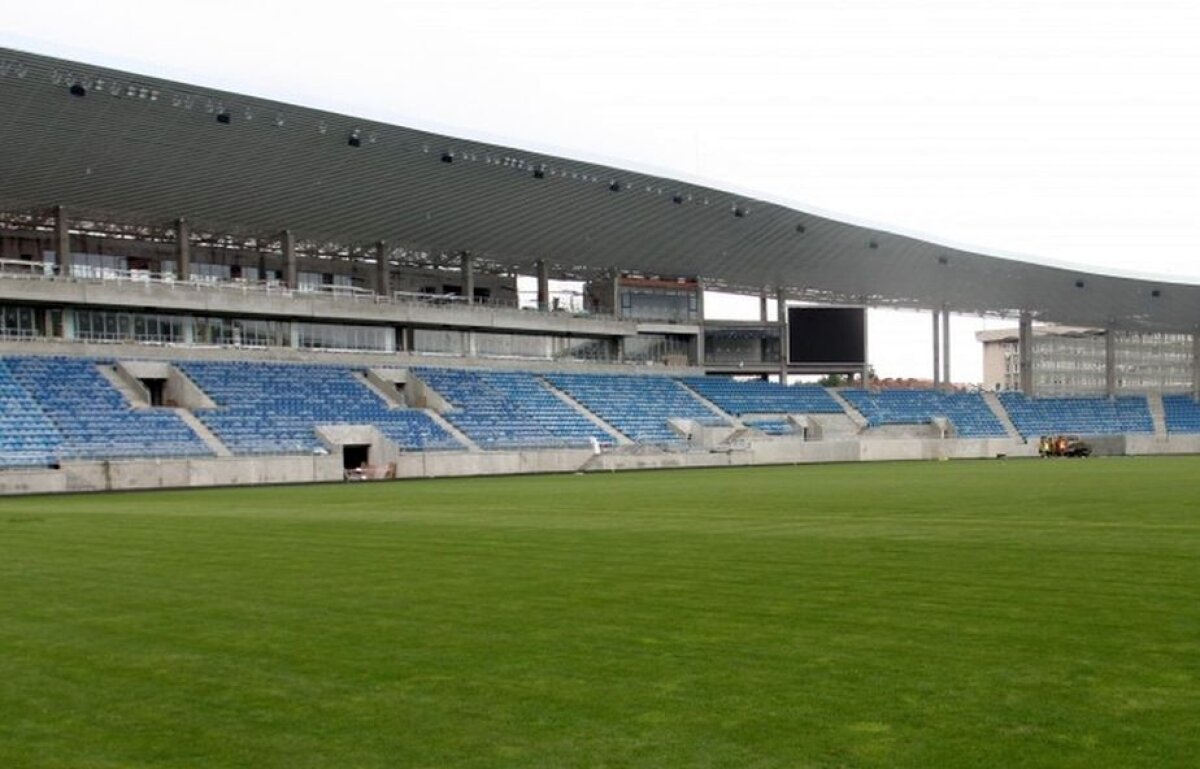 VIDEO + FOTO Imagini spectaculoase » Cum se vede de pe gazon noua bijuterie din România