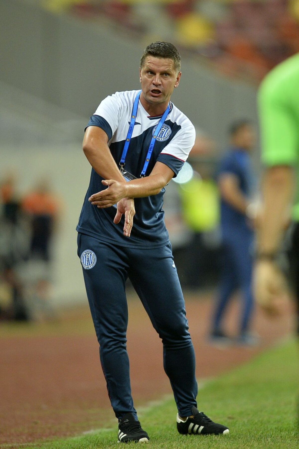 VIDEO+FOTO // FCSB - Poli Iași 1-1 » Al doilea pas greșit în Liga 1 pentru Nicolae Dică