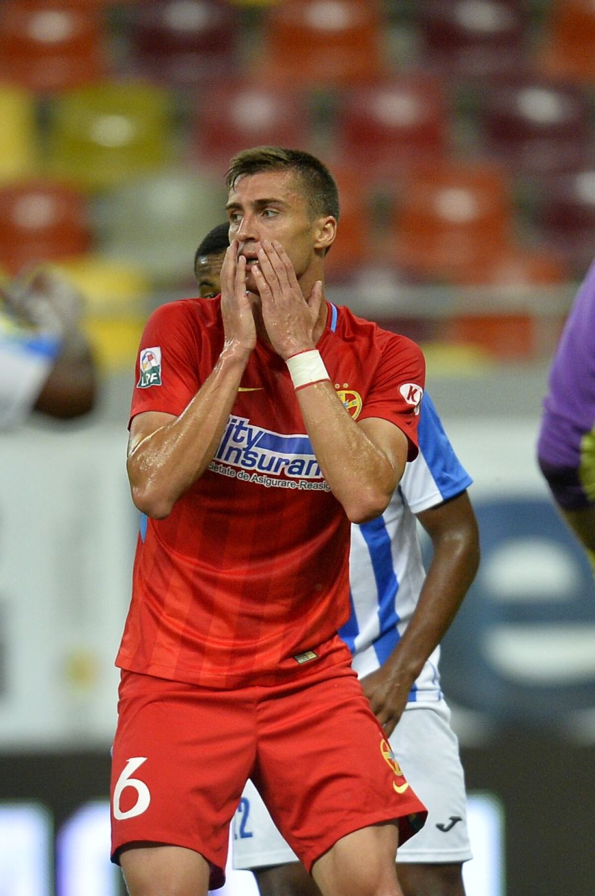 VIDEO+FOTO // FCSB - Poli Iași 1-1 » Al doilea pas greșit în Liga 1 pentru Nicolae Dică