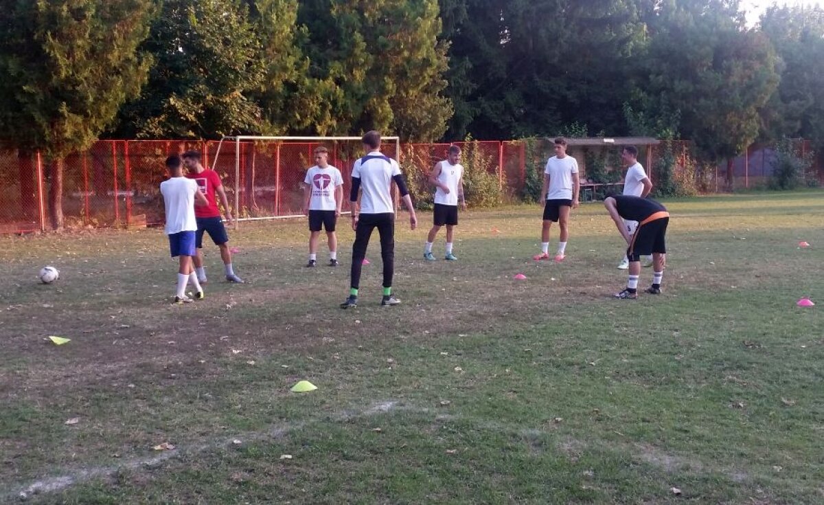 EXCLUSIV VIDEO+FOTO Noul antrenor al Rapidului vorbește pentru prima dată despre duelul cu Steaua din L4: "O aștept ca pe pâinea caldă" » Ce spune despre conflictul cu fostul președinte și modul inedit prin care-și disciplinează elevii