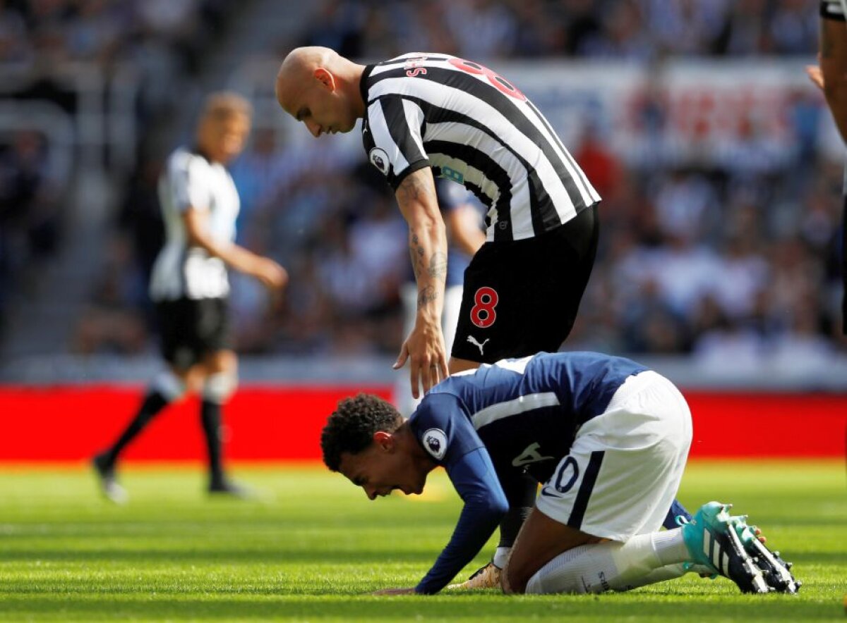 VIDEO+FOTO Gest de bădăran în prima etapă din Premier League » Arbitrul i-a dat direct cartonașul roșu