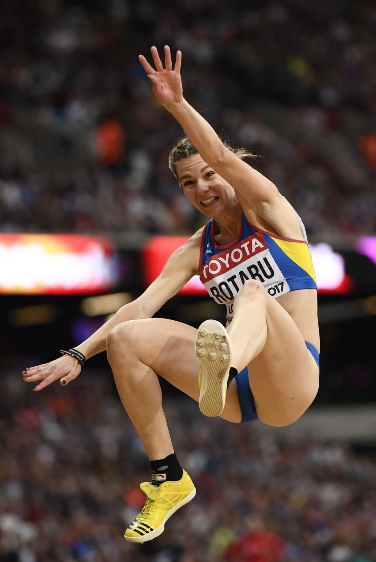 Un fleac, ne-au ciuruit! România a reușit doar două calificări în finale, Alina Rotaru la lungime și Andrei Gag la greutate, ambii clasându-se pe ultimul loc