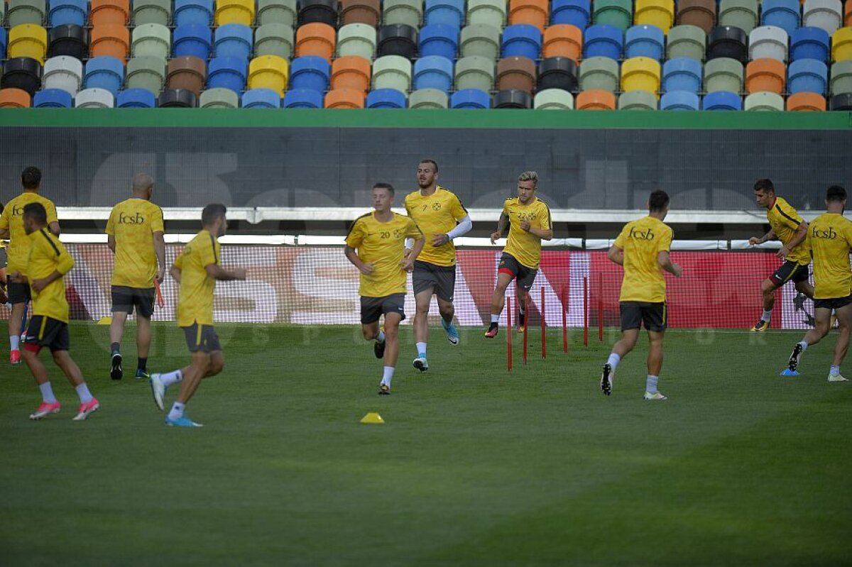 Sporting - FCSB // Corespondență din Portugalia VIDEO+FOTO » Dică nu e speriat de diferența de valoare față de portughezi: "Nu veneam aici dacă nu credeam în șansa noastră" + Care sunt șansele ca Teixeira să joace