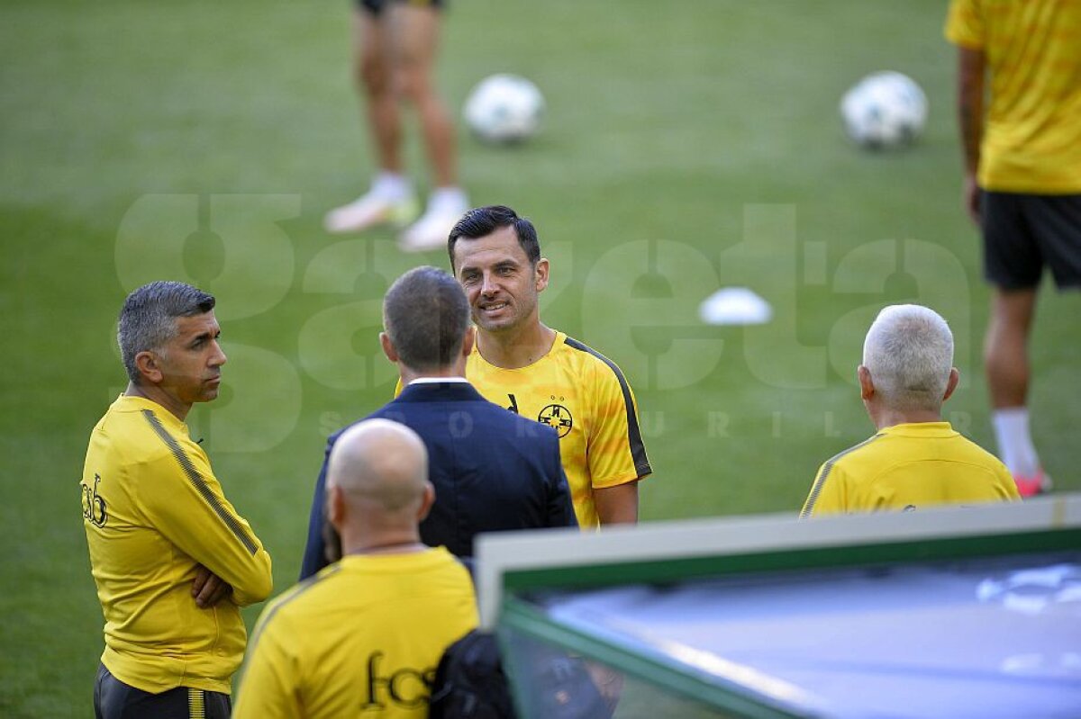 Sporting - FCSB // Corespondență din Portugalia VIDEO+FOTO » Dică nu e speriat de diferența de valoare față de portughezi: "Nu veneam aici dacă nu credeam în șansa noastră" + Care sunt șansele ca Teixeira să joace