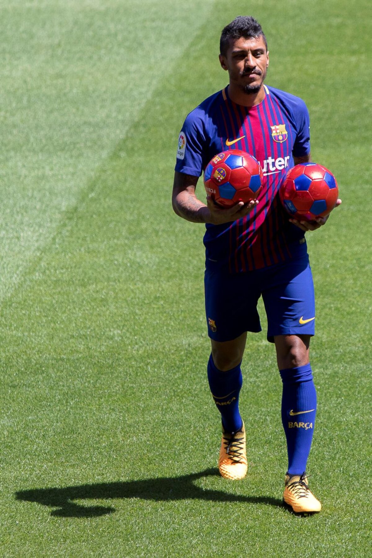 VIDEO+FOTO Noul star al Barcelonei s-a făcut de râs la prezentare la fel ca Ionuț Neagu la FCSB