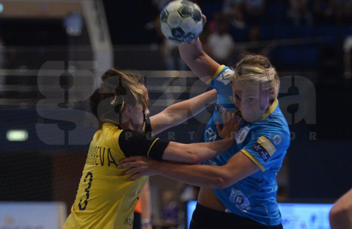 FOTO CSM București a remizat cu Rostov, 25-25, la prima apariție în echipă a Cristinei Neagu