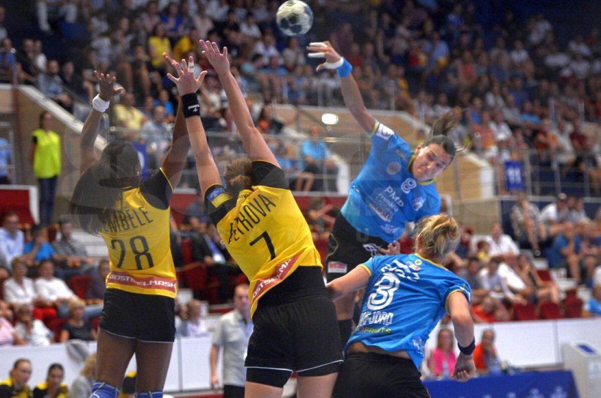 FOTO CSM București a remizat cu Rostov, 25-25, la prima apariție în echipă a Cristinei Neagu