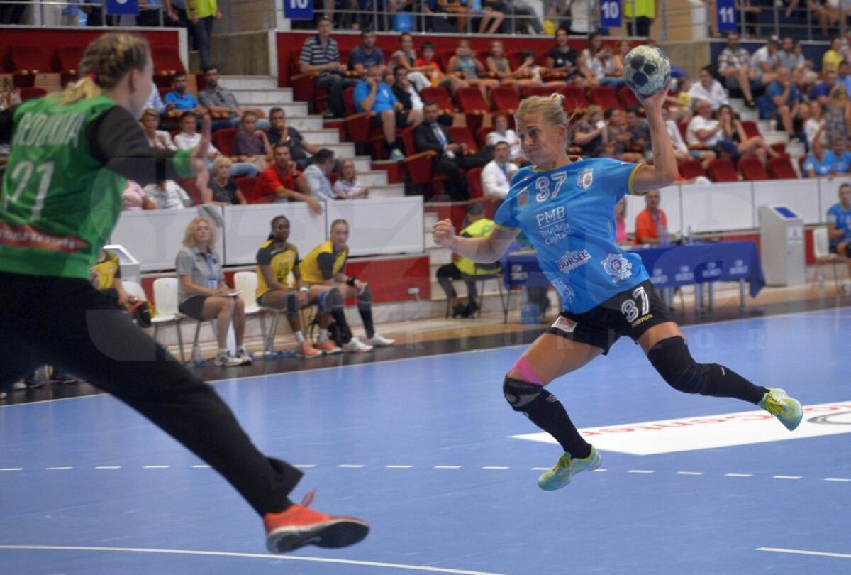 FOTO CSM București a remizat cu Rostov, 25-25, la prima apariție în echipă a Cristinei Neagu