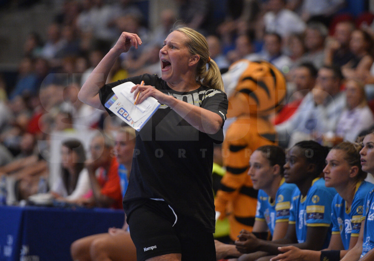 FOTO CSM București a remizat cu Rostov, 25-25, la prima apariție în echipă a Cristinei Neagu