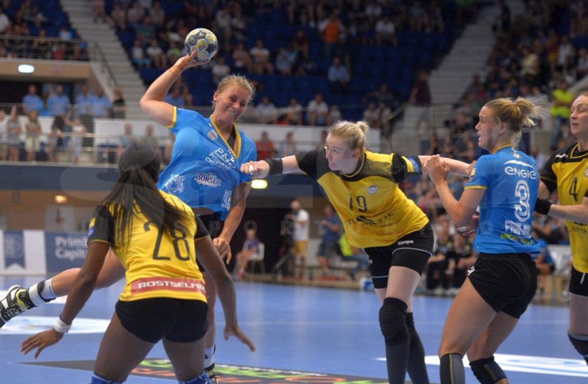 FOTO CSM București a remizat cu Rostov, 25-25, la prima apariție în echipă a Cristinei Neagu