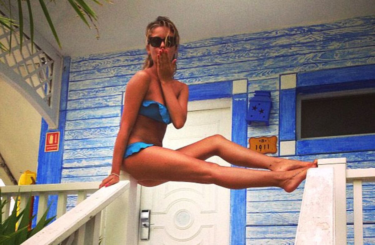 FOTO Bobo trece la blonde » Mixul perfect între fotbalist și fotomodel: noul cuplu al verii e SUPER HOT!