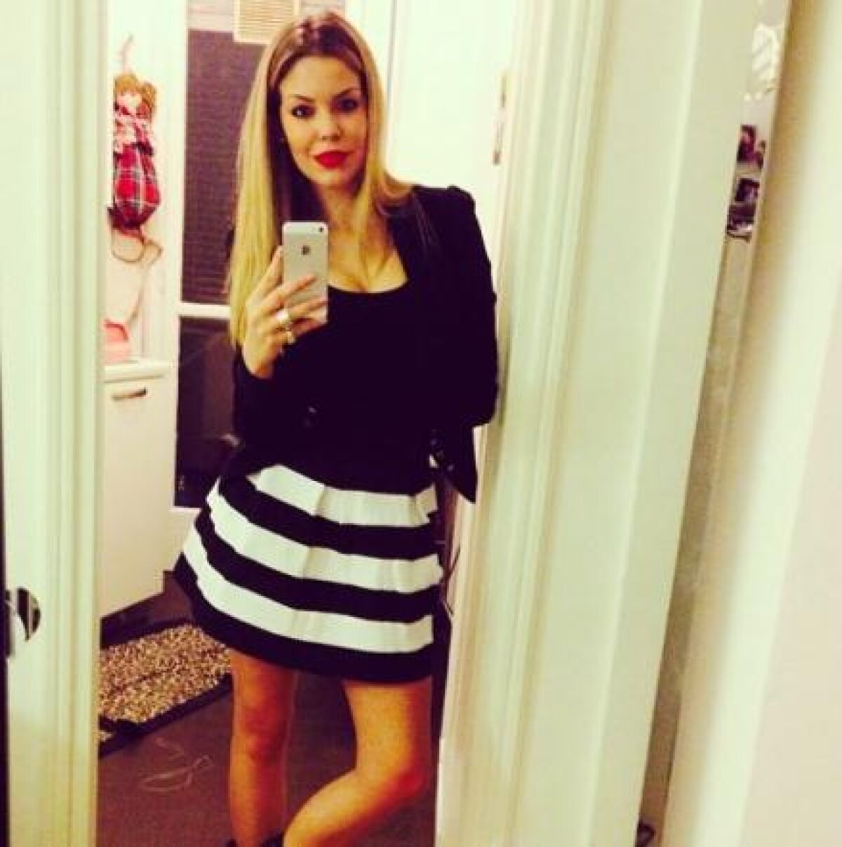 FOTO Bobo trece la blonde » Mixul perfect între fotbalist și fotomodel: noul cuplu al verii e SUPER HOT!