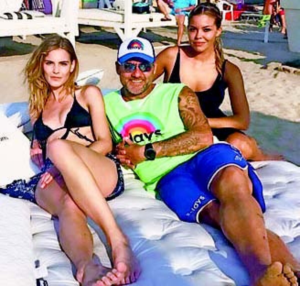 FOTO Bobo trece la blonde » Mixul perfect între fotbalist și fotomodel: noul cuplu al verii e SUPER HOT!