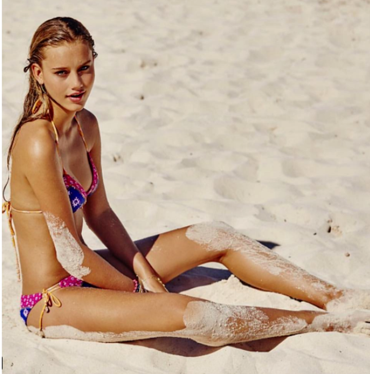 GALERIE FOTO ELECTRIZANTĂ Ea e noua muză a revistei Sports Illustrated: "Sunt, oficial, model Swimsuit"