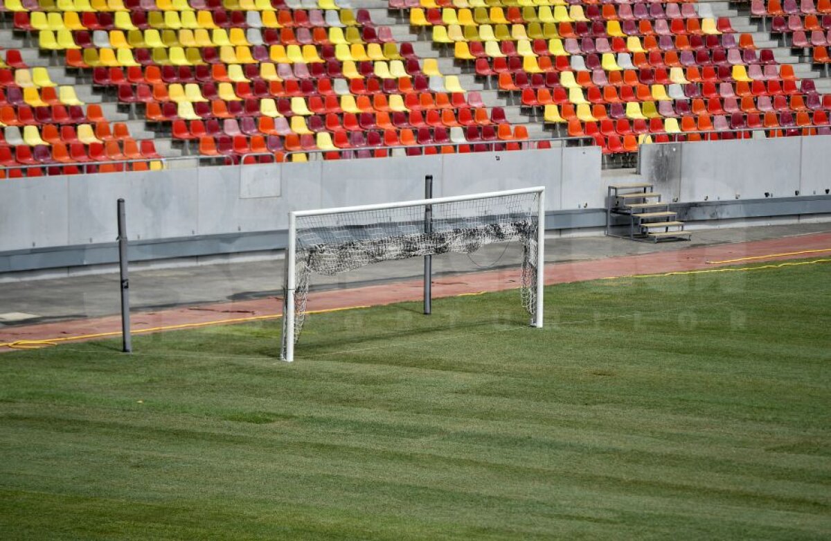GALERIE FOTO FCSB - Sporting // Rezistă? Imagini cu noul gazon montat pe Arena Națională