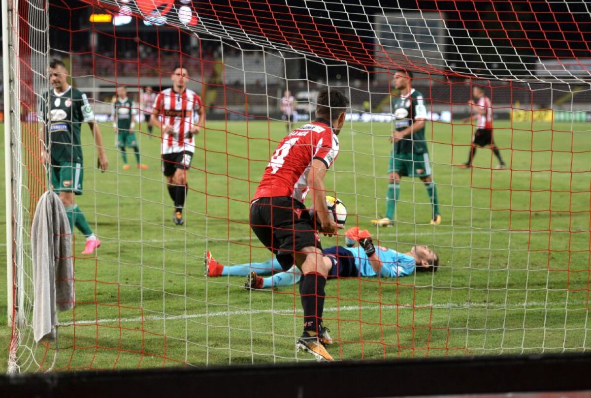 VIDEO + FOTO » Dinamo - Sepsi Sf. Gheorghe 1-0 » Pedeapsă! Un penalty a făcut diferenţa într-o seară slabă a lui Dinamo, chinuită de Sepsi, dar mai ales de propriile slăbiciuni