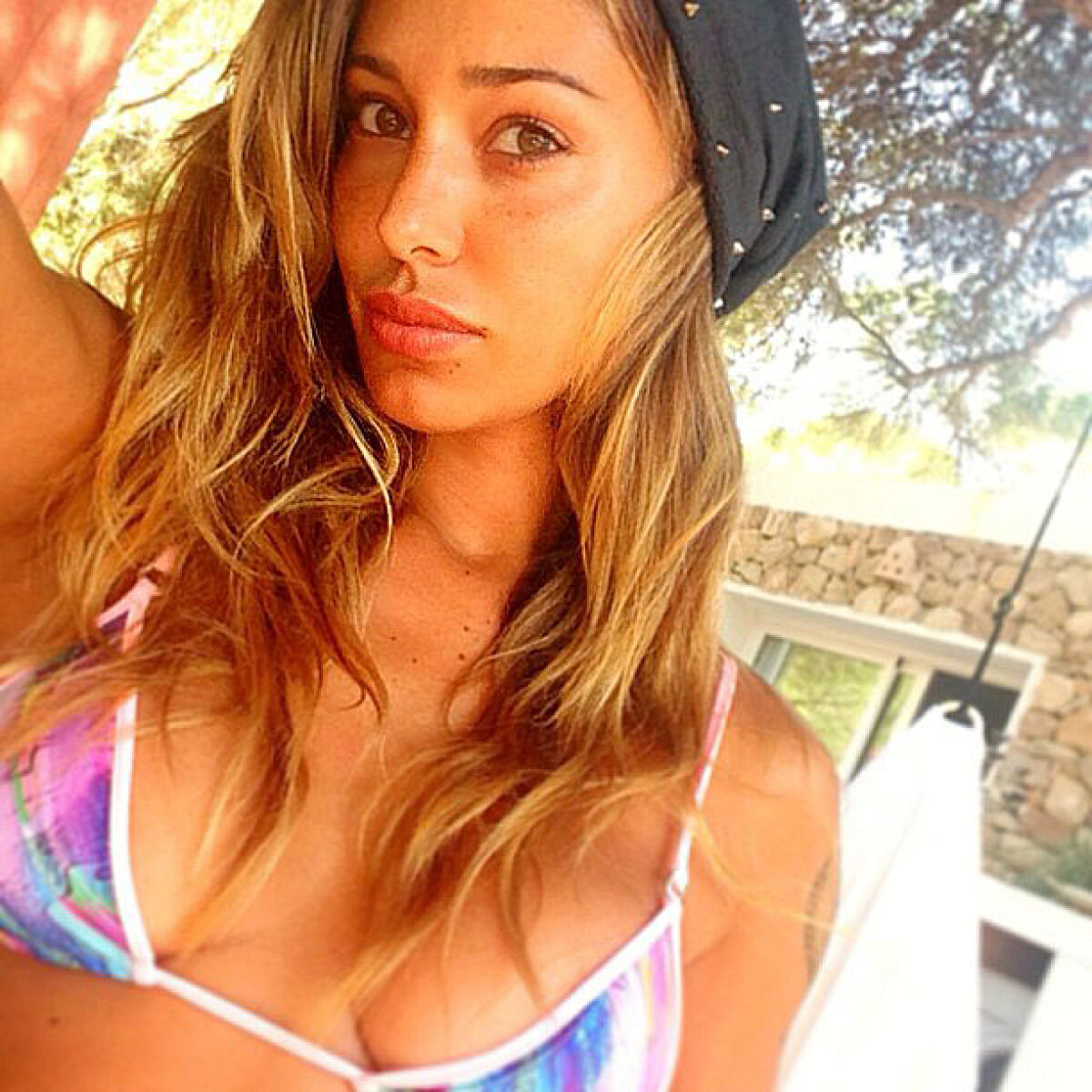 FOTO Noroc că e frumoasă » Gest inconștient făcut de iubita unui rider din MotoGP