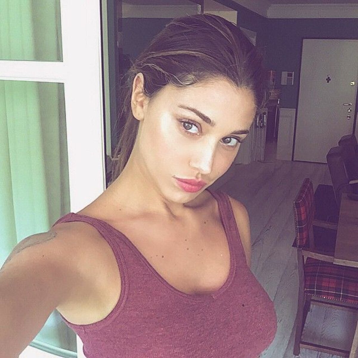 FOTO Noroc că e frumoasă » Gest inconștient făcut de iubita unui rider din MotoGP