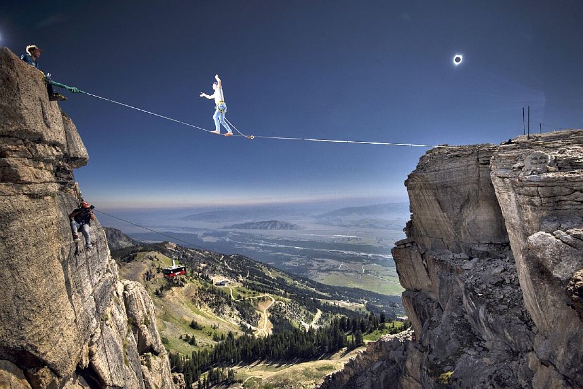GALERIE FOTO+VIDEO A jucat în timpul eclipsei de soare: "A fost foarte tare!" » 5 imagini inedite