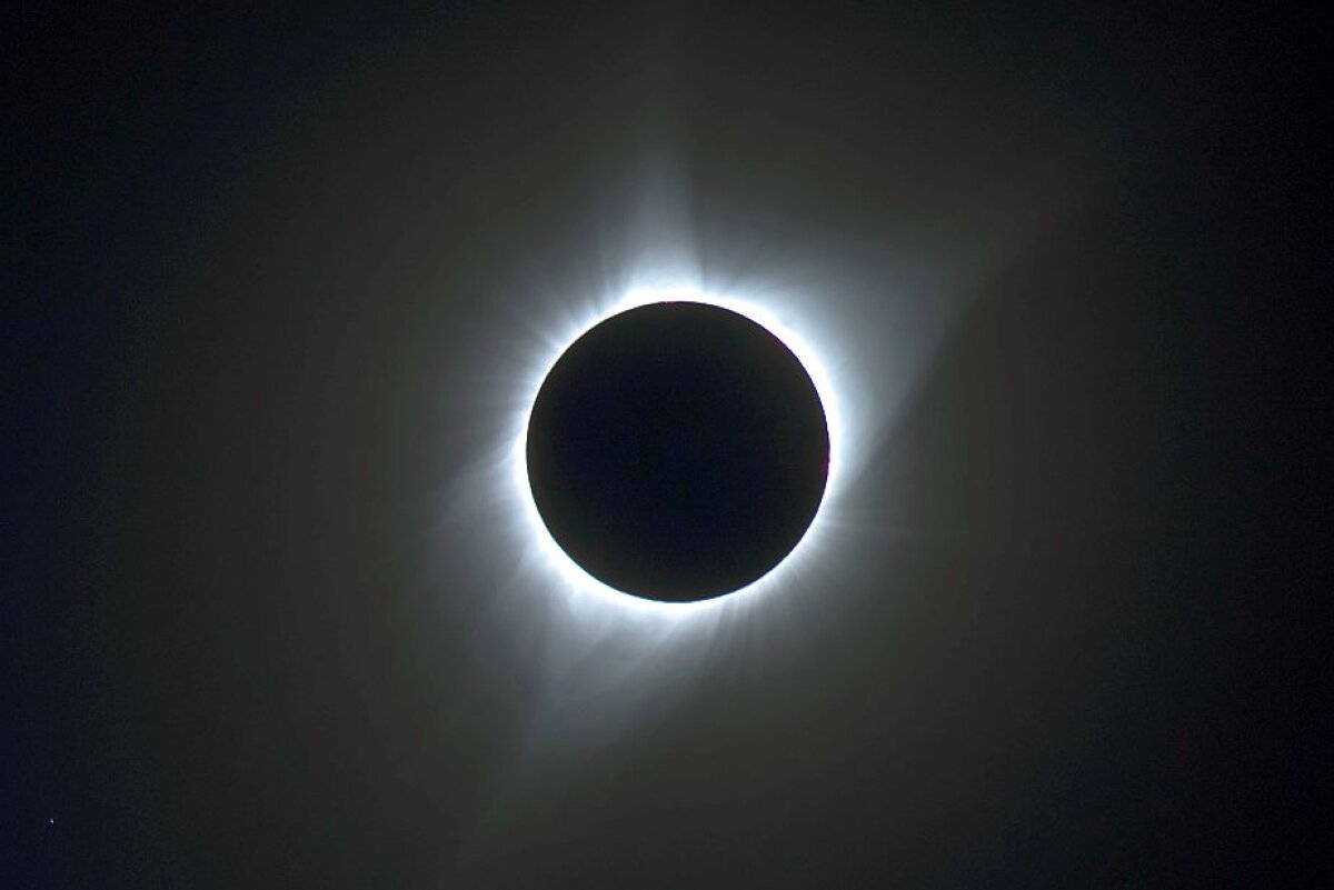 GALERIE FOTO+VIDEO A jucat în timpul eclipsei de soare: "A fost foarte tare!" » 5 imagini inedite