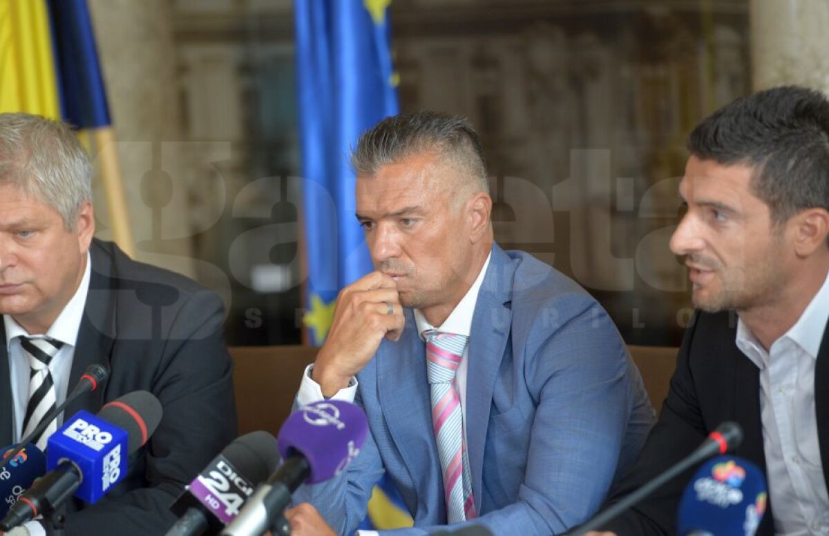 OFICIAL / GALERIE FOTO +  VIDEO Rapid, "membră" de partid » Niculae, Pancu, Burcă și Șumi au prezentat azi noul proiect vișiniu în sala primăriei pesedistului Tudorache » Buget dublu față de Steaua!