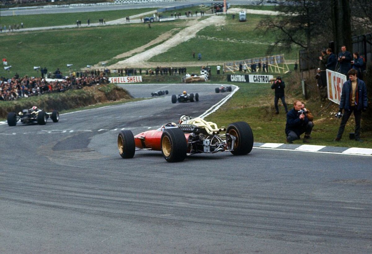 GALERIE FOTO Istoria circuitul Spa-Francorchamps » 10 piloți și-au pierdut viața în Grand Prix-ul Belgiei