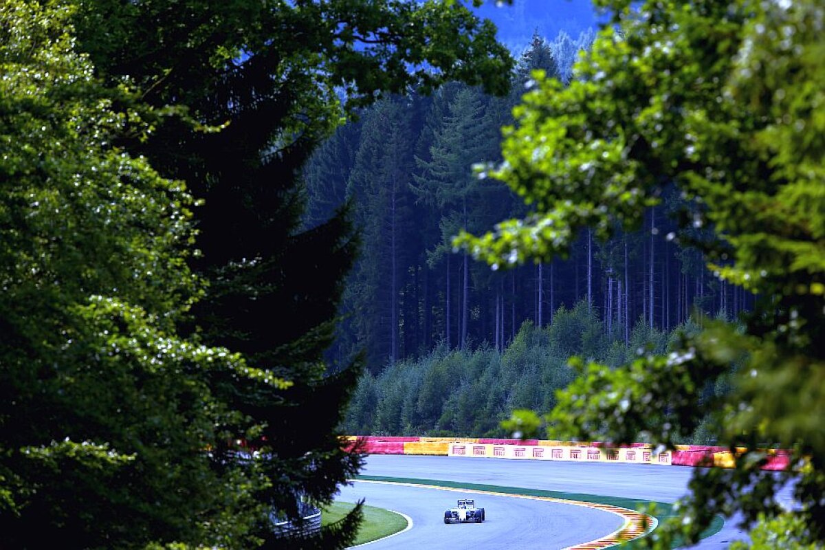 GALERIE FOTO Istoria circuitul Spa-Francorchamps » 10 piloți și-au pierdut viața în Grand Prix-ul Belgiei