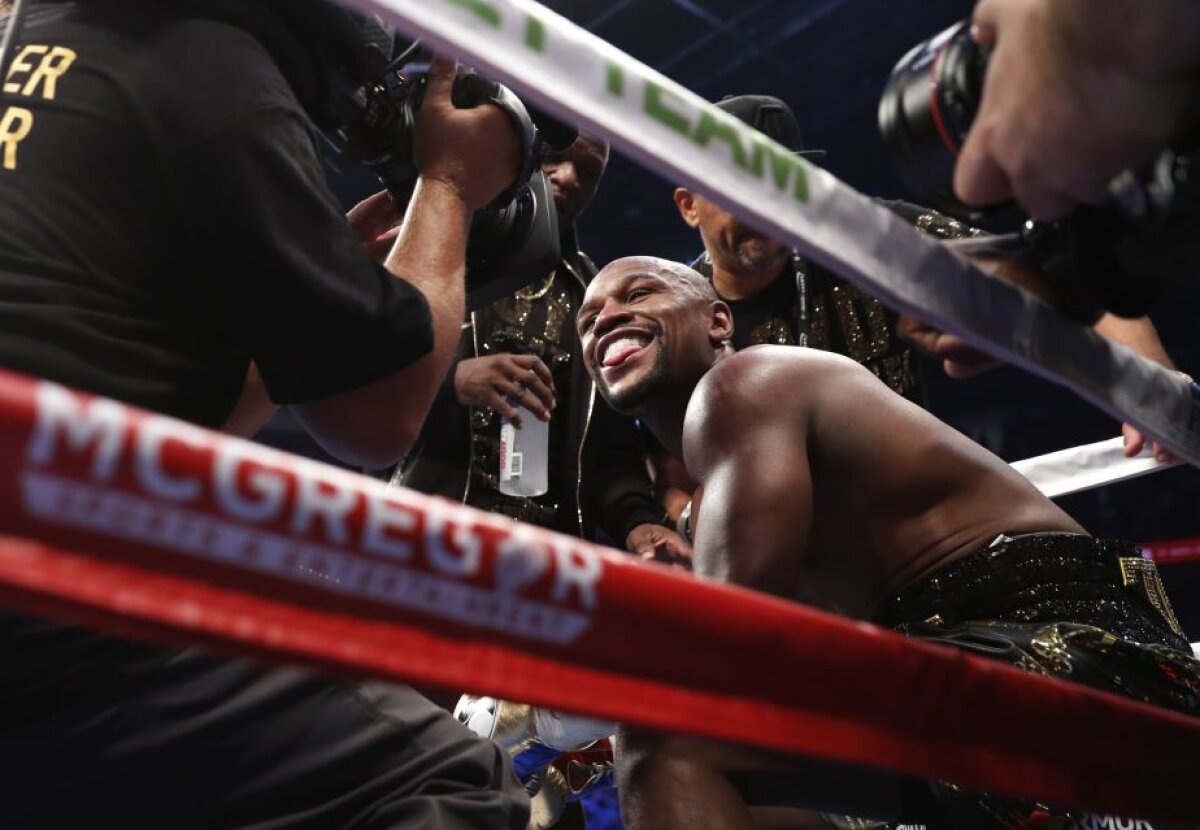 MAYWEATHER VS. MCGREGOR. Mult circ, mulți bani, box mai puțin » Mayweather obține a 50-a victorie, după ce arbitrul a oprit meciul cu McGregor în runda a zecea